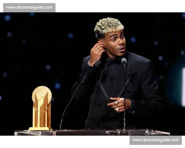 罗德里谈金球奖归属：成绩维度更认可登贝莱与维蒂尼亚